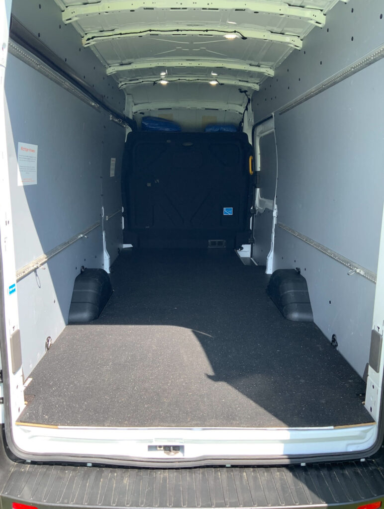 Transporter mieten in Kleve 6 SRS Autovermietung Kleve. Ladefläche Ford Transit