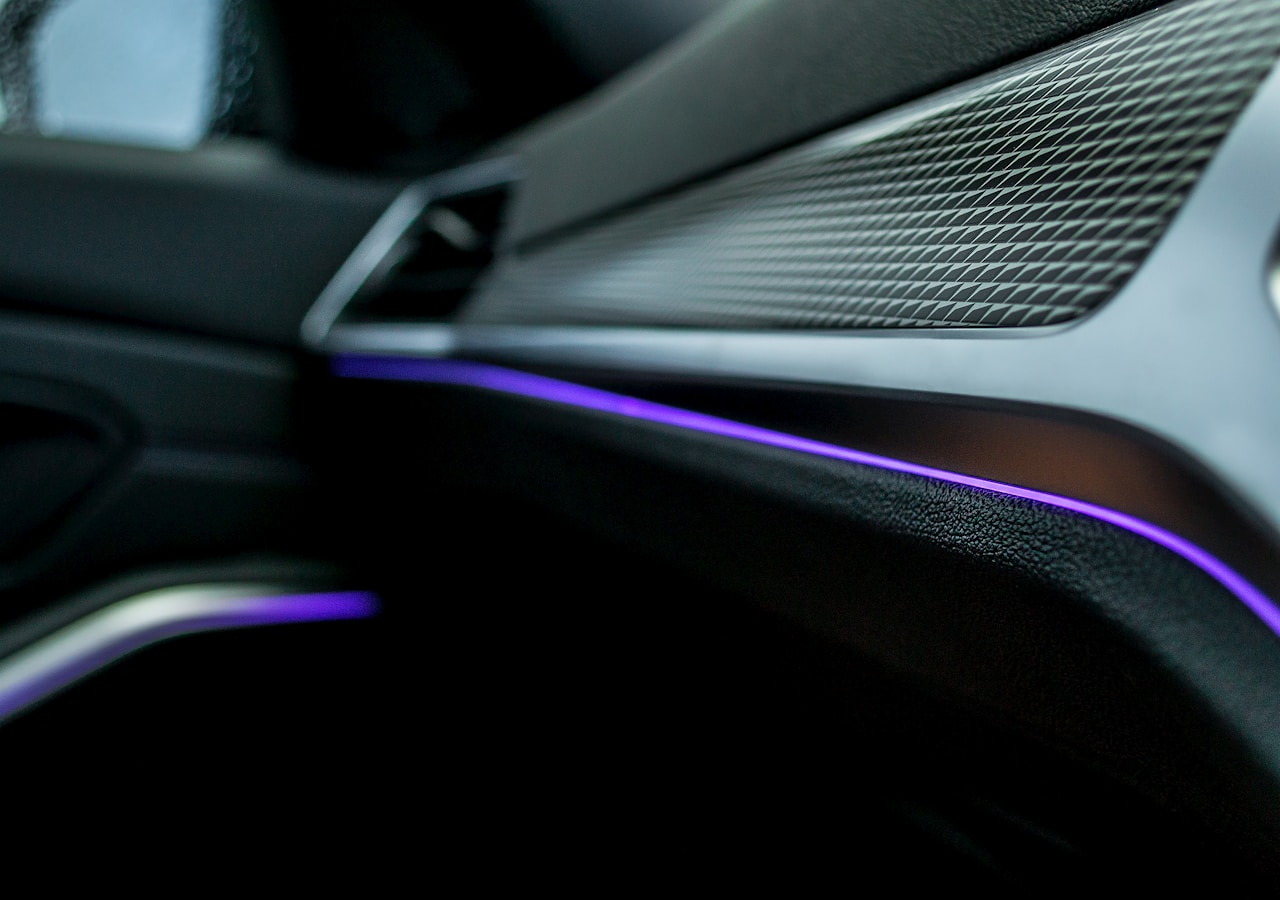 photo 1665491641078 1f8b275c8108